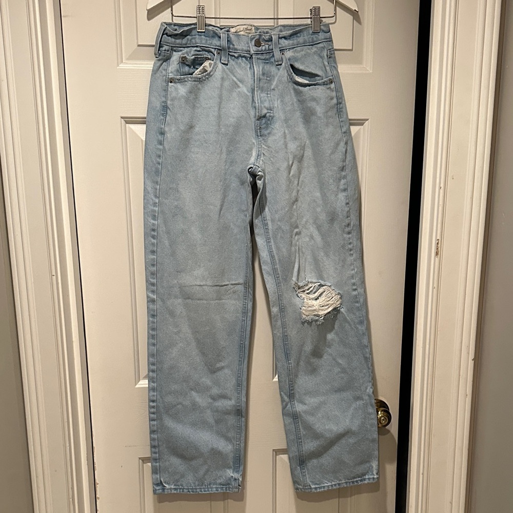 Universal Threads Size 2 Light Blue Distressed Je… - image 1